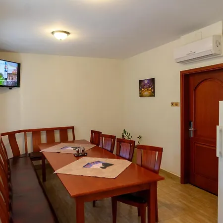 Vendégház Private *